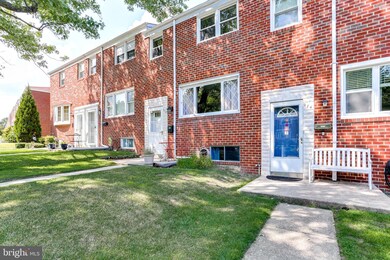 972 Circle Dr, Halethorpe, MD 21227 - photo 3