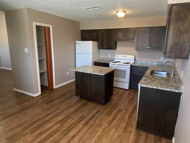 327 SE 3rd St unit 203, Grand Prairie, TX 75051 - photo 3