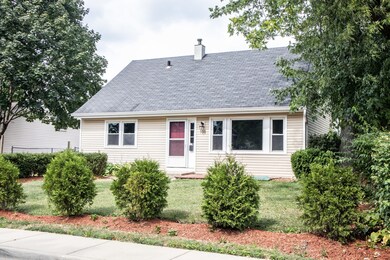 108 Del Rio Rd, Carpentersville, IL 60110 - photo 2