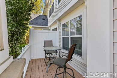 8-web-or-mls-1082 Cobblestone Rd, Hollan