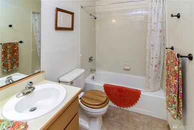 20161 Vikings Crest Loop NE unit 5-305, Poulsbo, WA 98370 - photo 5