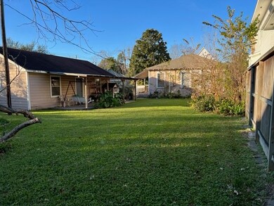 608 E 19th St, Houston, TX 77008 - photo 2