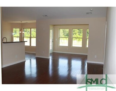 Den/Family/Great Room. Vaulted ceiling and the nic