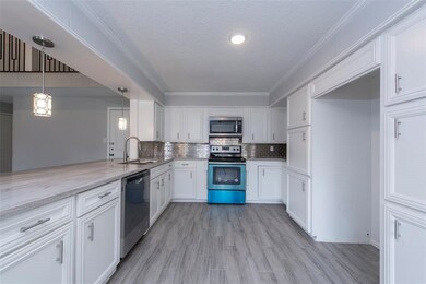 387 Stonehenge Ln, Houston, TX 77015 - photo 5