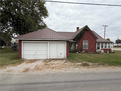 208 S Garfield St, Oblong, IL 62449 - photo 7