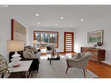 Living Room/Entrance