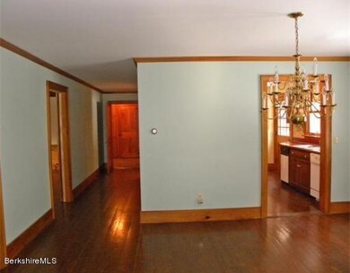 D-Dining Room