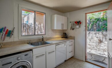147 Duran St, Santa Fe, NM 87501 - photo 6
