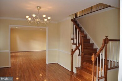 12655 Lloydminster Dr, North Potomac, MD 20878 - photo 2