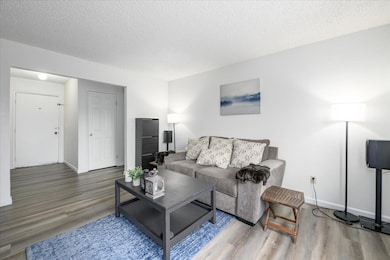 9458 Roseburg Ct, Sacramento, CA 95826 - photo 5