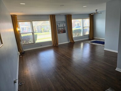 8955 S Cornell Ave, Chicago, IL 60617 - photo 7