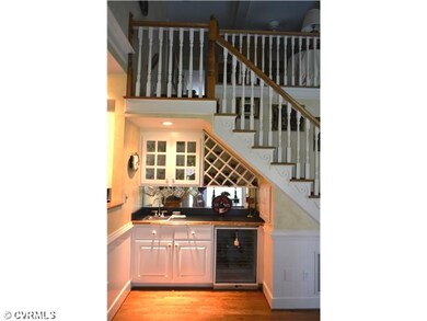 Den/Family/Great Room - Wet bar.