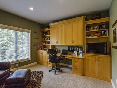 3402 River Ridge Ct NE, Cedar Rapids, IA 52402 - photo 3