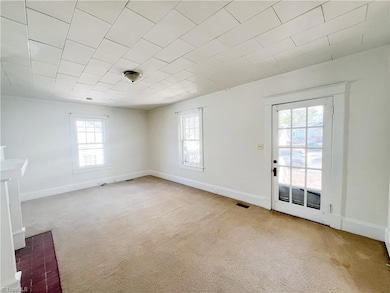 1104 Gregory St, Greensboro, NC 27403 - photo 2