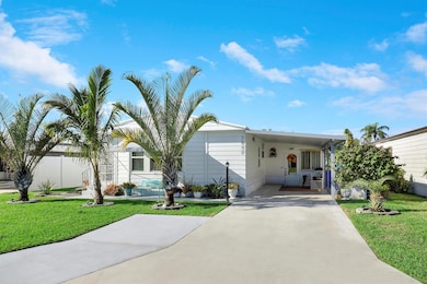 7850 SE Shenandoah Dr, Hobe Sound, FL 33455 - photo 2