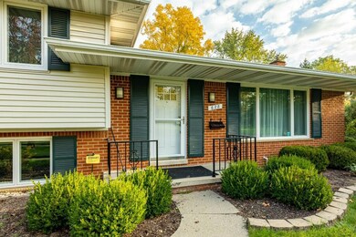 628 Lans Way (6 of 21) (Custom)