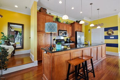 Kitchen/Island