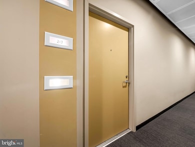 1211 unit 213, Baltimore, MD 21230 - photo 2