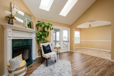 882 S Hickory Ln-7