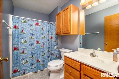5200 Villa Dr unit 45, Davenport, IA 52806 - photo 5