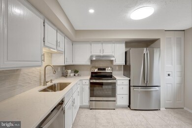 3717 Keefer Ct, Fairfax, VA 22033 - photo 6