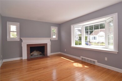 80 Ferris St, Pawtucket, RI 02861 - photo 3