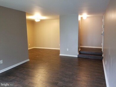 11220 Chestnut Grove Square unit 121, Reston, VA 20190 - photo 2