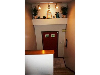 Entry/Foyer.