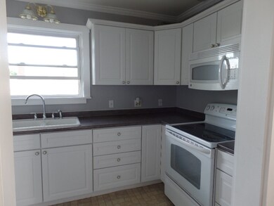 31 Riddle St unit 2, Manchester, NH 03102 - photo 2