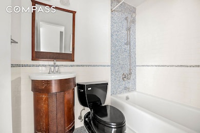 77 Bleecker St unit 614, New York, NY 10012 - photo 4