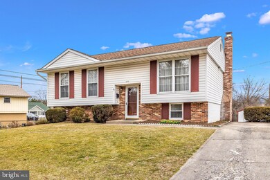 295 Pinoak Dr, Frederick, MD 21701 - photo 2