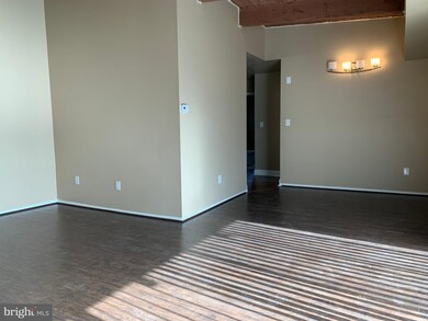 7607 Fontainebleau Dr unit 2364, New Carrollton, MD 20784 - photo 3