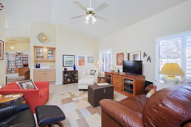 10736WBeaubienDr-005