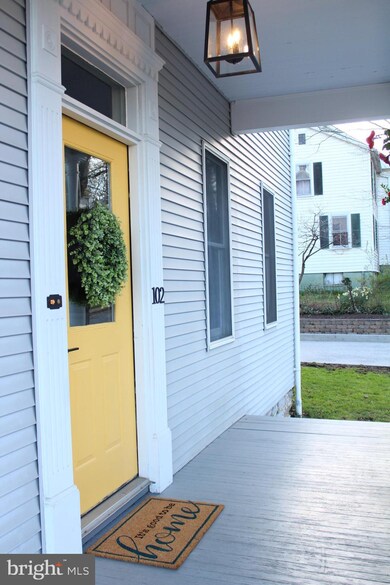 102 W Washington St, Shepherdstown, WV 25414 - photo 3