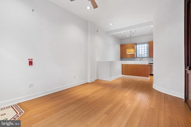 727 S 7th St unit 1R, Philadelphia, PA 19147 - photo 2