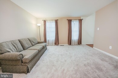 16056 Hayes Ln, Woodbridge, VA 22191 - photo 5