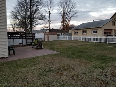 HUGE BACKYARD