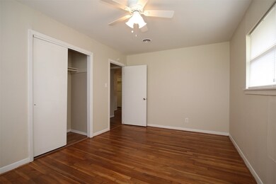 8807 Timberside Dr unit 7, Houston, TX 77025 - photo 7