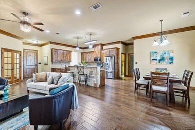 2912 Willow Ridge Cir, Granbury, TX 76049 - photo 4