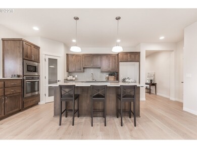 135 Grizzly Ave, Eugene, OR 97404 - photo 6