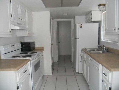 10514 Ashwood Dr unit B, El Paso, TX 79935 - photo 5