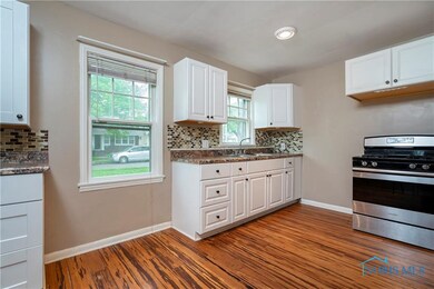 2015 Fairfax Rd, Toledo, OH 43613 - photo 6