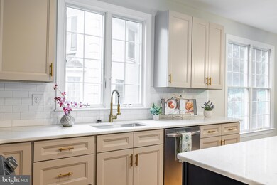 1130 Riverview Ln, Conshohocken, PA 19428 - photo 5