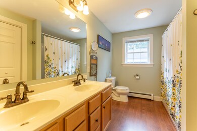 28 Mountain View_Bath