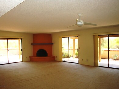 Great Room w/ Beehive gas FP-