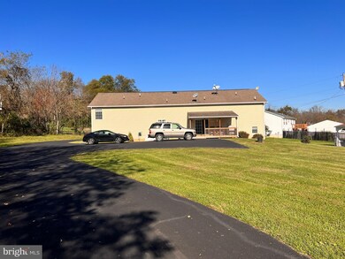 289 Chimney Dr, Bunker Hill, WV 25413 - photo 4