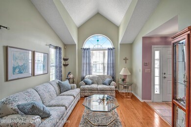 07-LIVING ROOM