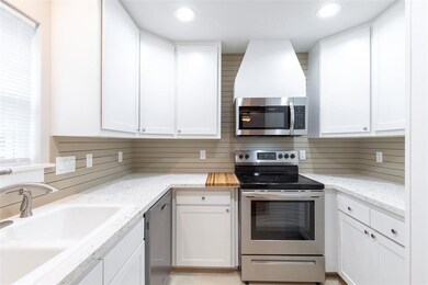 640 Columbia St unit 1/2A, Houston, TX 77007 - photo 2