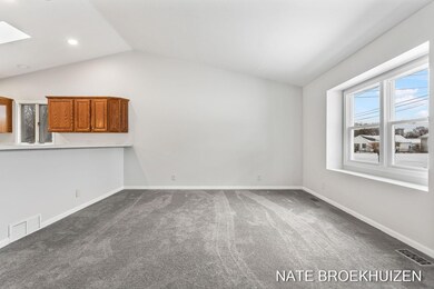 12-web-or-mls-2252 Charles Ave, Norton S