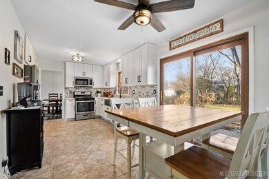 847 Woodland Hills Rd, Batavia, IL 60510 - photo 7